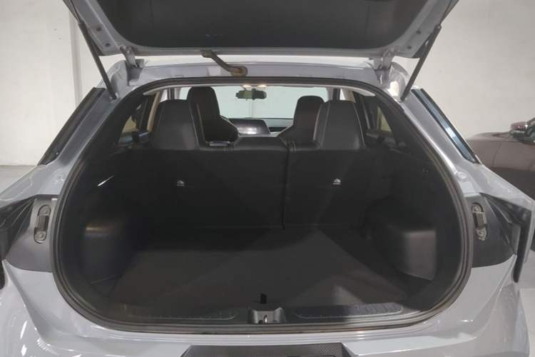 Used Venucia V 2021 260T Idol Edition Trunk