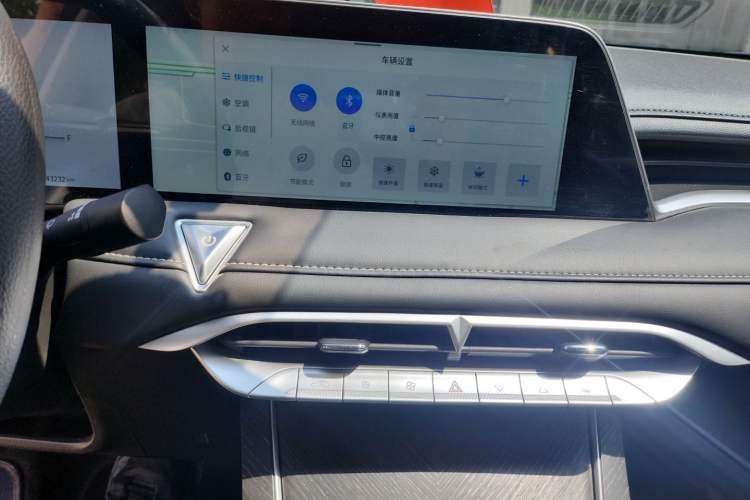 Used Venucia V 2021 260T Idol Edition Audio And AC Panel
