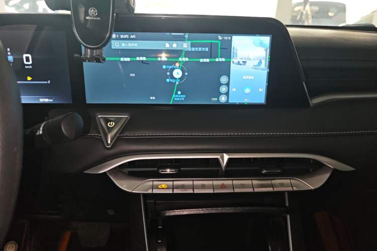 Used Venucia V 2021 260T Idol Edition Audio And AC Panel