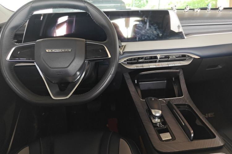 Used Venucia V 2021 260T Tianwang Edition Center Console