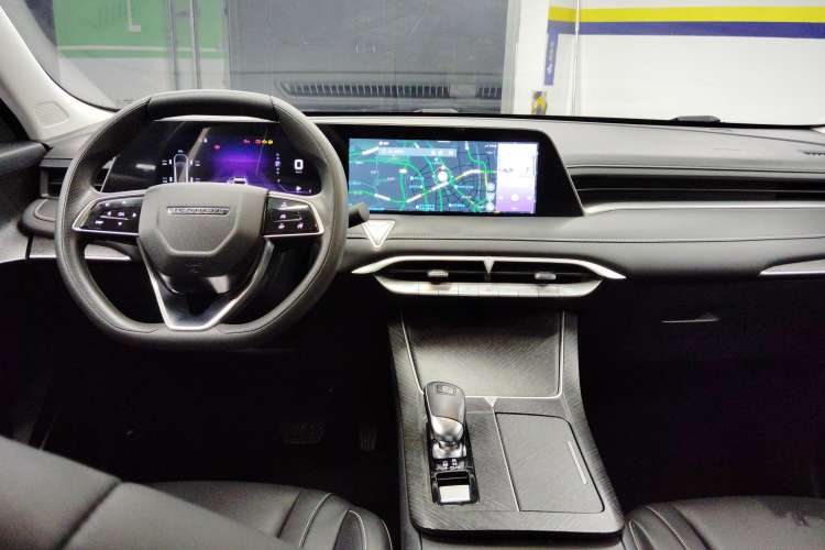 Used Venucia V 2021 260T Idol Edition Center Console