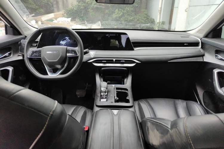 Used Venucia V 2021 260T Idol Edition Center Console