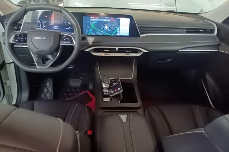Used Venucia V 2021 260T Idol Edition Center Console