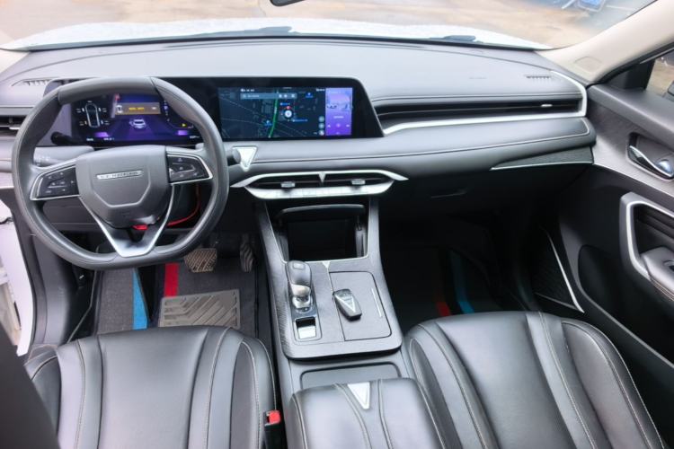 Used Venucia V 2021 260T Idol Edition Center Console