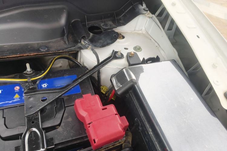 Used Venucia V 2021 260T Idol Edition Engine Bay Left