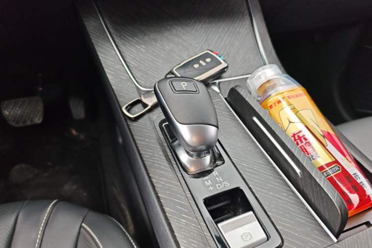 Used Venucia V 2021 260T Tianwang Edition Gear Lever