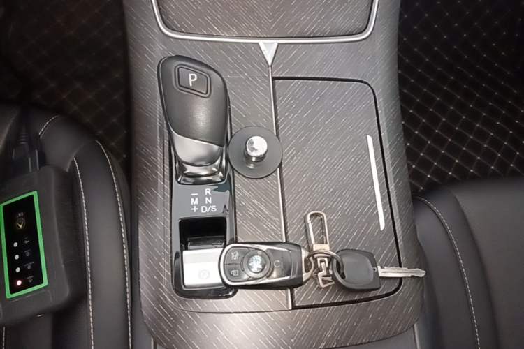 Used Venucia V 2021 260T Idol Edition Gear Lever