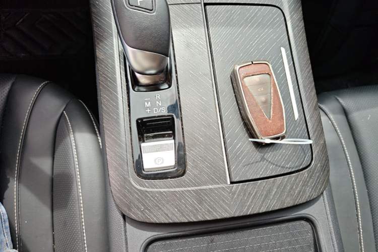 Used Venucia V 2021 260T Tianwang Edition Gear Lever