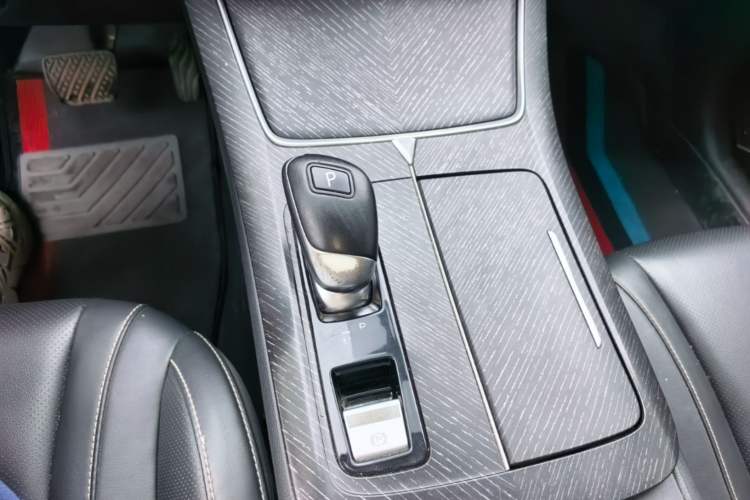 Used Venucia V 2021 260T Idol Edition Gear Lever