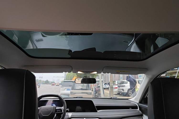 Used Venucia V 2021 260T Idol Edition Headliner
