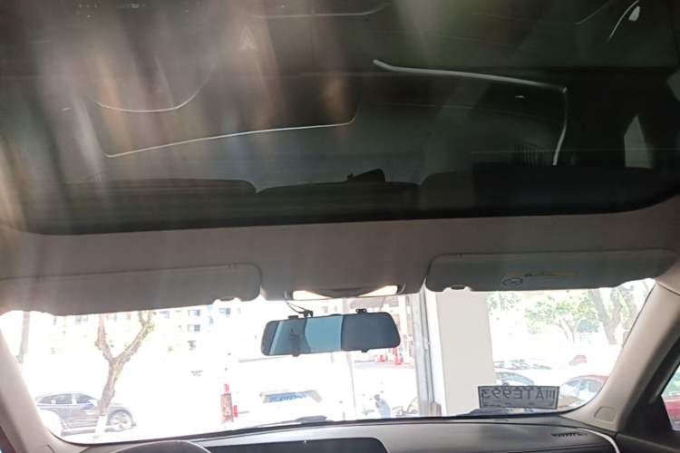Used Venucia V 2021 260T Idol Edition Headliner