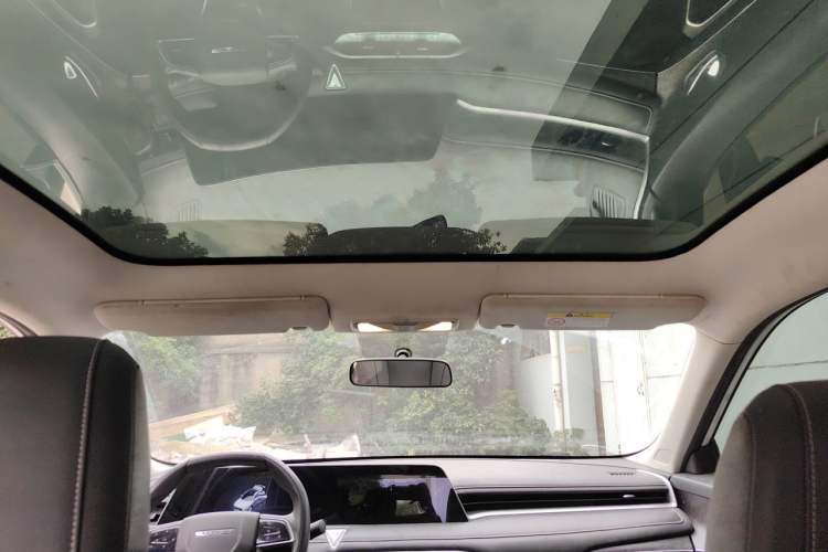 Used Venucia V 2021 260T Idol Edition Headliner
