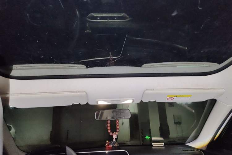 Used Venucia V 2021 260T Idol Edition Headliner