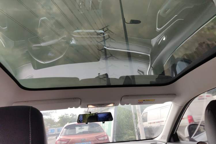Used Venucia V 2021 260T Idol Edition Headliner
