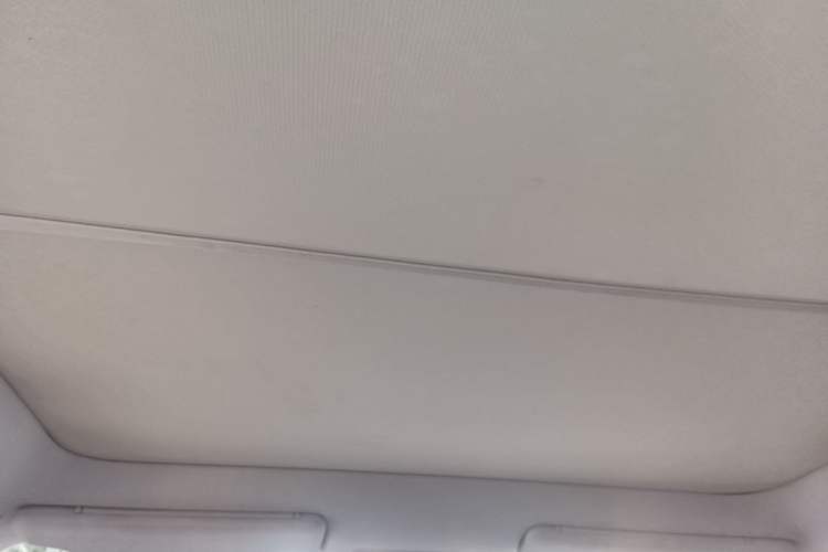 Used Venucia V 2021 260T Idol Edition Headliner