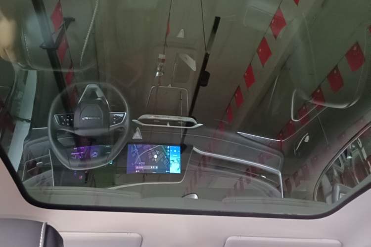 Used Venucia V 2021 260T Idol Edition Headliner