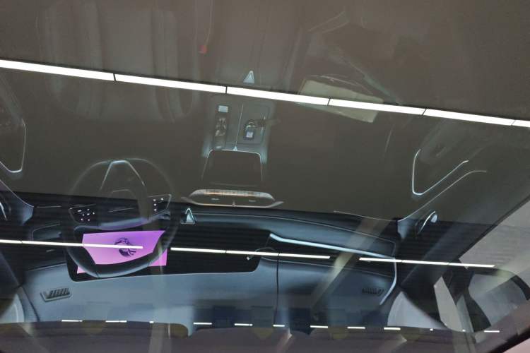 Used Venucia V 2021 260T Idol Edition Headliner