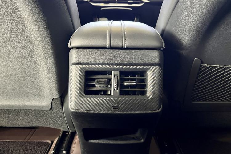 Used Venucia V 2021 260T Idol Edition Interior 10
