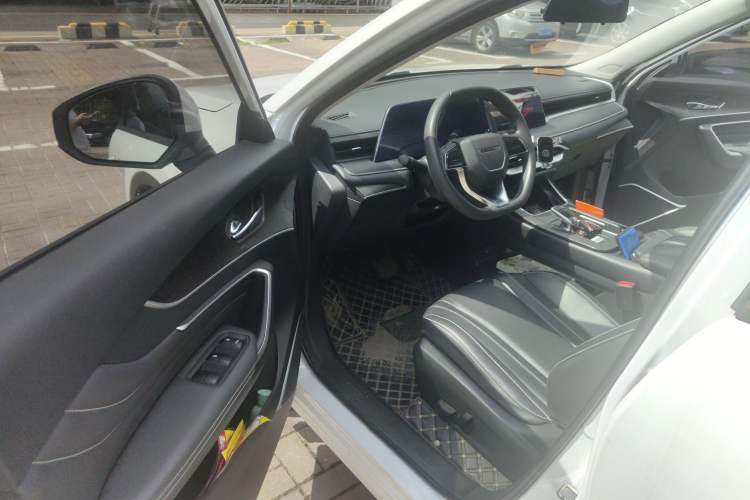 Used Venucia V 2021 260T Idol Edition Interior 3