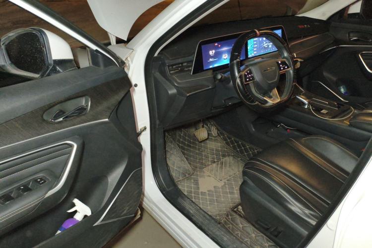 Used Venucia V 2021 260T Idol Edition Interior 3