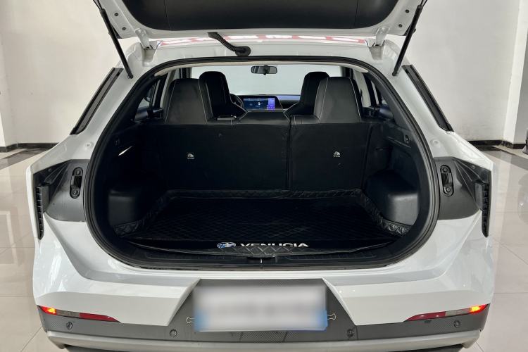 Used Venucia V 2021 260T Idol Edition Interior 9