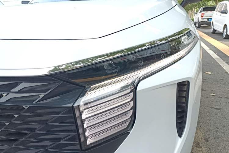 Used Venucia V 2021 260T Idol Edition Left Front Headlight