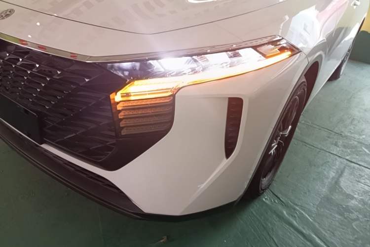 Used Venucia V 2021 260T Idol Edition Left Front Headlight