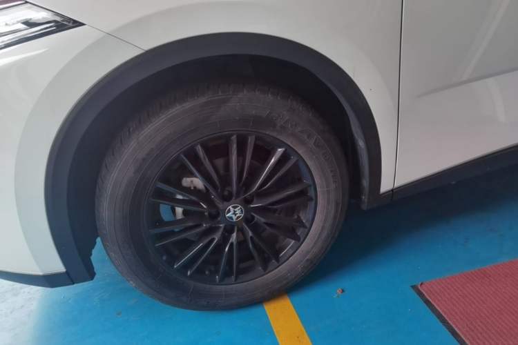 Used Venucia V 2021 260T Idol Edition Left Front Wheel Hub