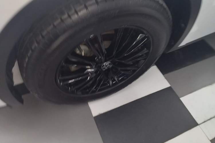 Used Venucia V 2021 260T Idol Edition Left Front Wheel Hub