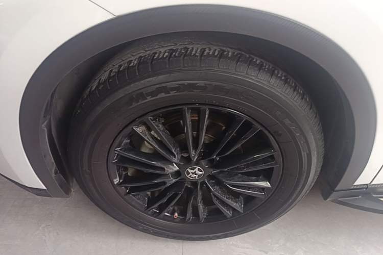 Used Venucia V 2021 260T Idol Edition Left Front Wheel Hub