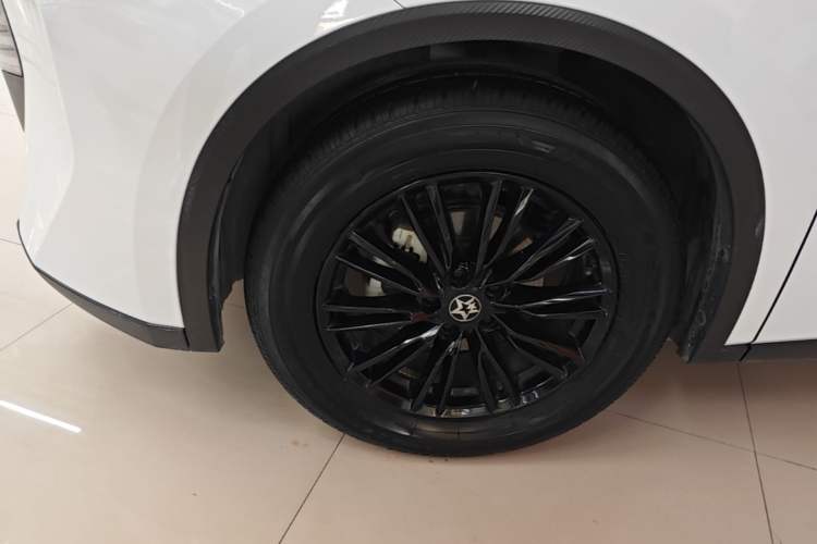 Used Venucia V 2021 260T Idol Edition Left Front Wheel Hub