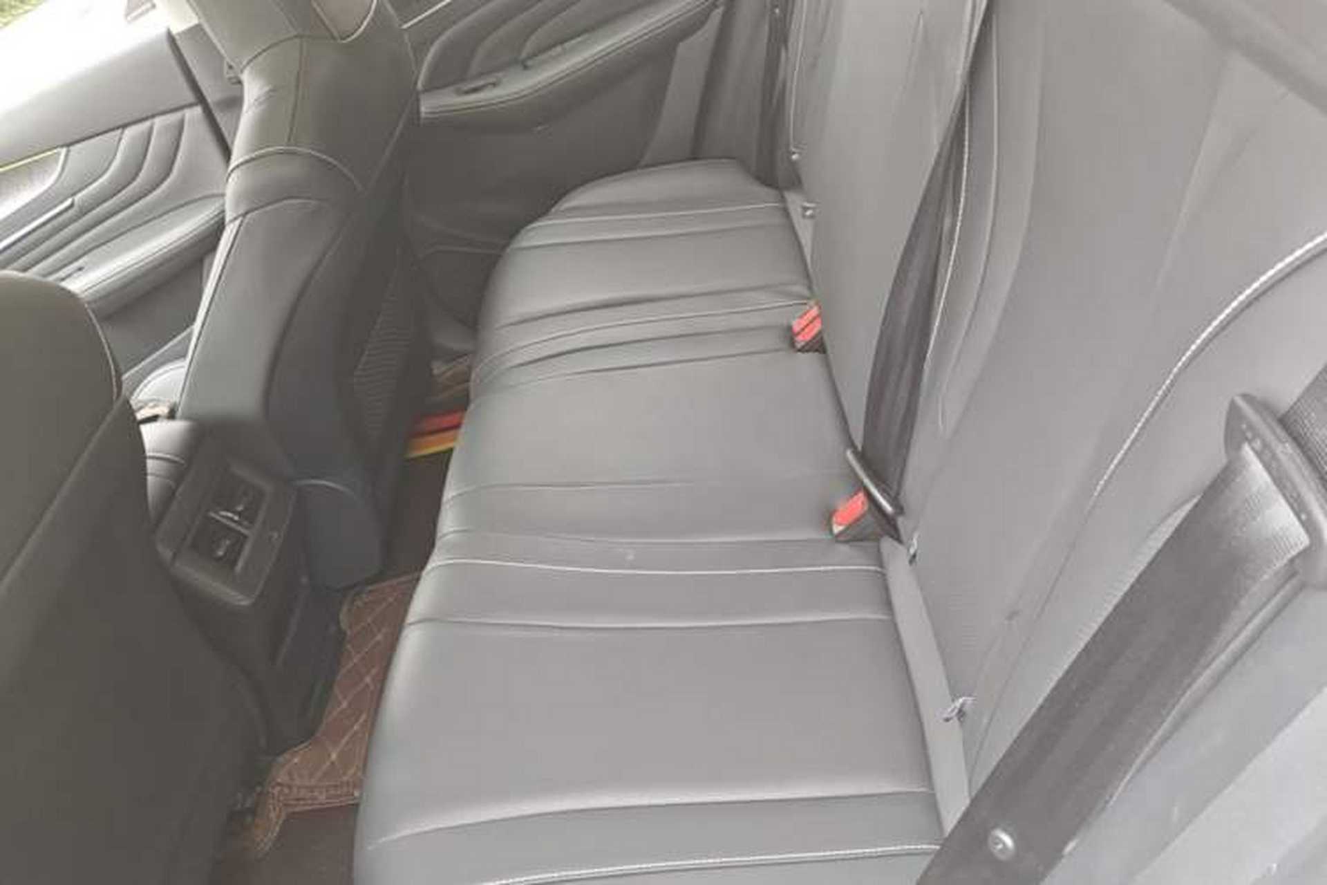 Used Venucia V 2021 260T Top-Tier Version Left Rear Seat