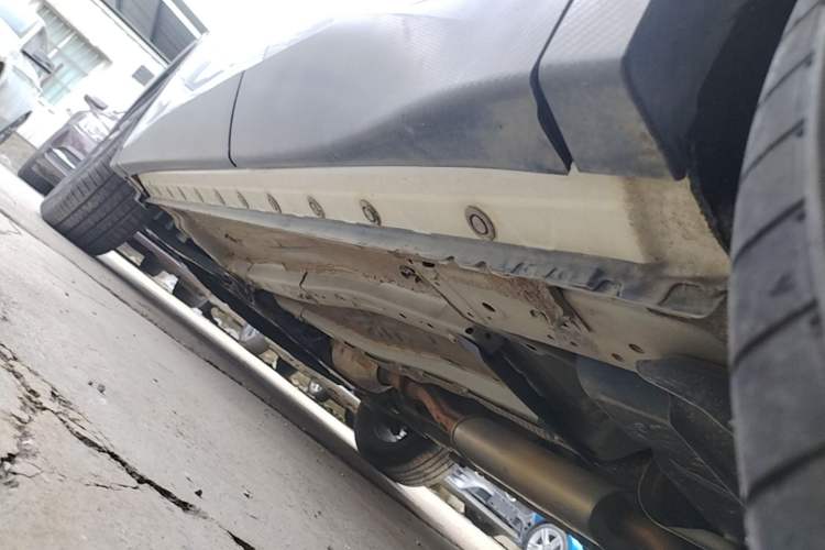 Used Venucia V 2021 260T Top-Tier Version Left Side Sill
