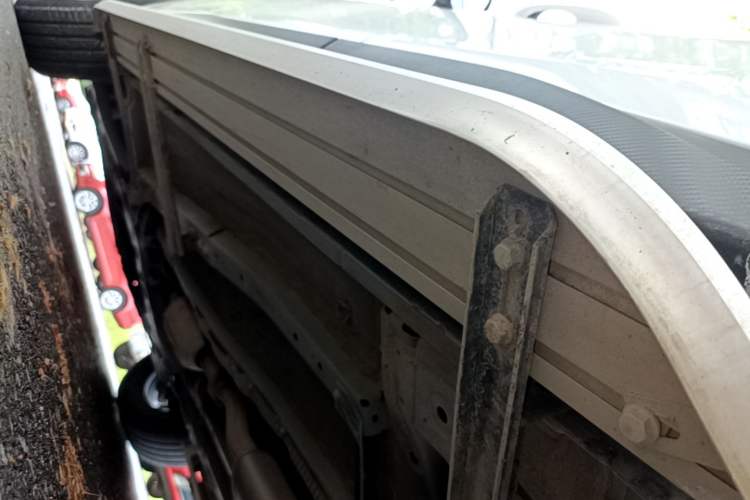 Used Venucia V 2021 260T Idol Edition Left Side Sill