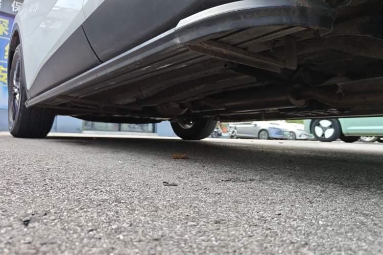 Used Venucia V 2021 260T Idol Edition Left Side Sill