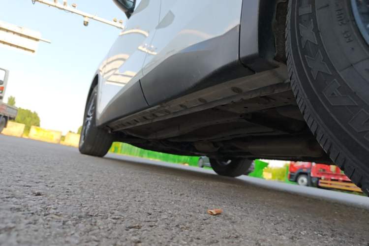 Used Venucia V 2021 260T Idol Edition Left Side Sill