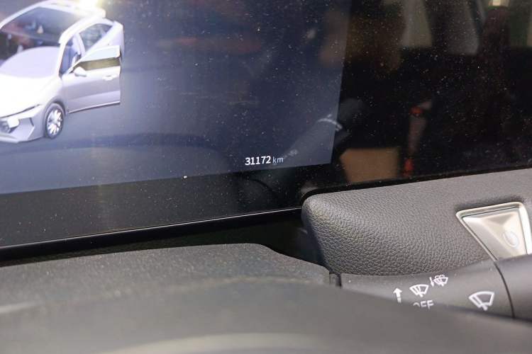 Used Venucia V 2021 260T New Star Edition Odometer Close Up