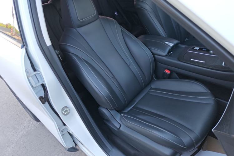 Used Venucia V 2021 260T Idol Edition Right Front Seat
