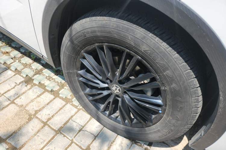 Used Venucia V 2021 260T Idol Edition Right Front Wheel Hub