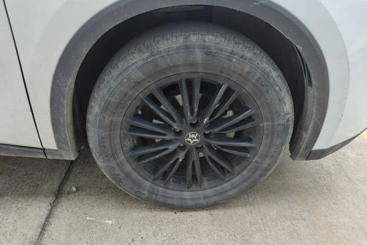 Used Venucia V 2021 260T Idol Edition Right Front Wheel Hub