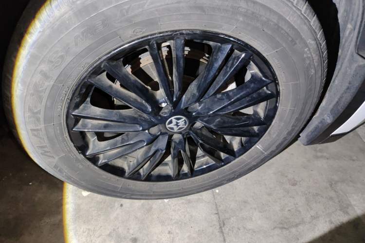 Used Venucia V 2021 260T Idol Edition Right Front Wheel Hub