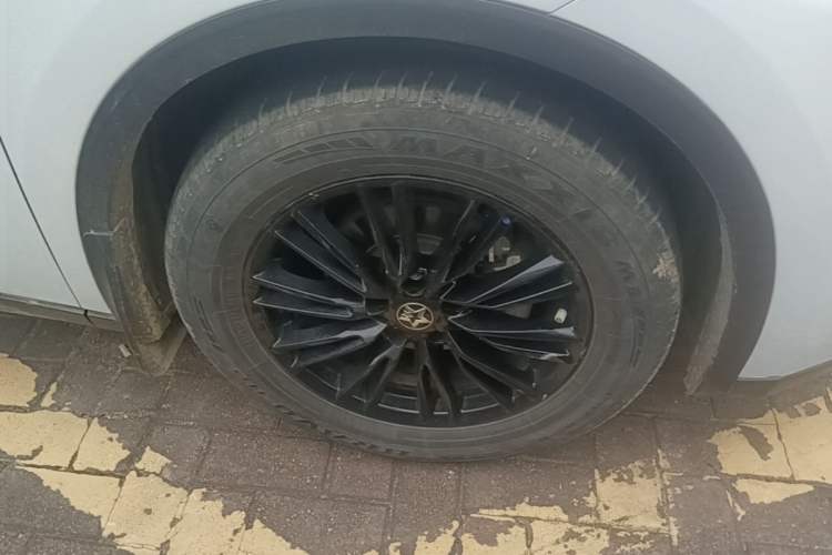 Used Venucia V 2021 260T Idol Edition Right Front Wheel Hub