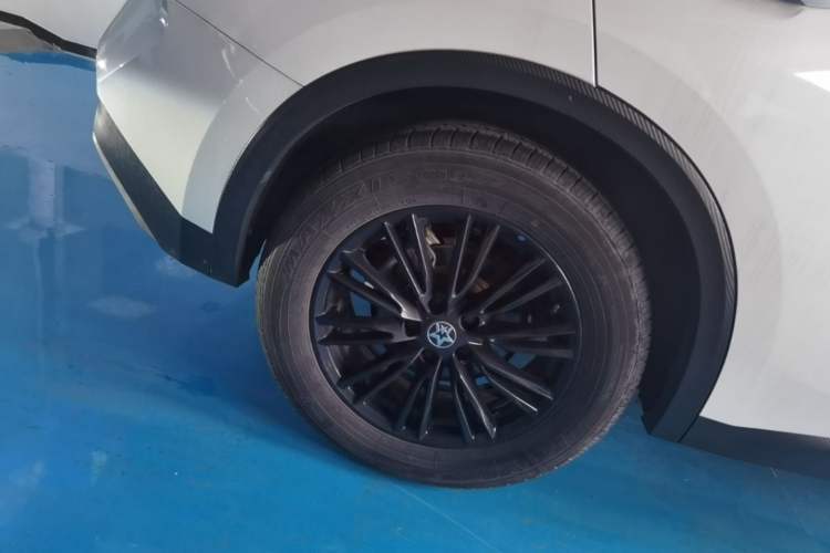 Used Venucia V 2021 260T Idol Edition Right Rear Wheel Hub