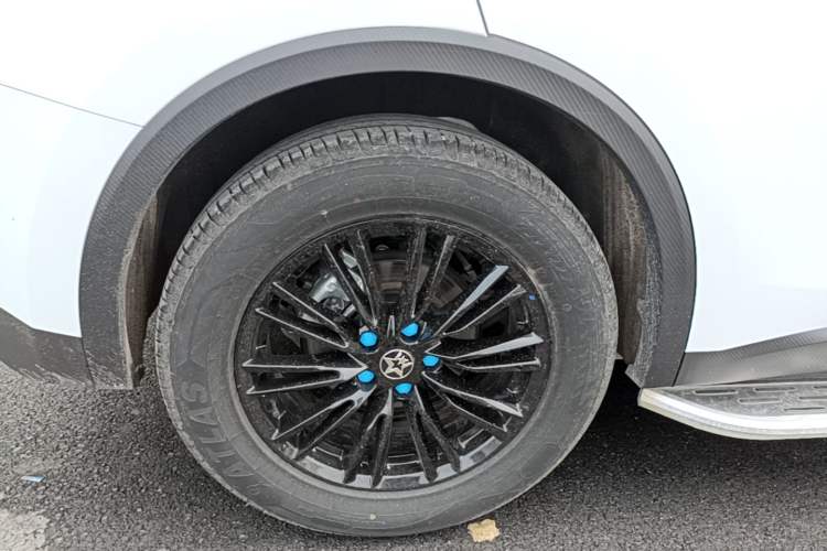 Used Venucia V 2021 260T Idol Edition Right Rear Wheel Hub