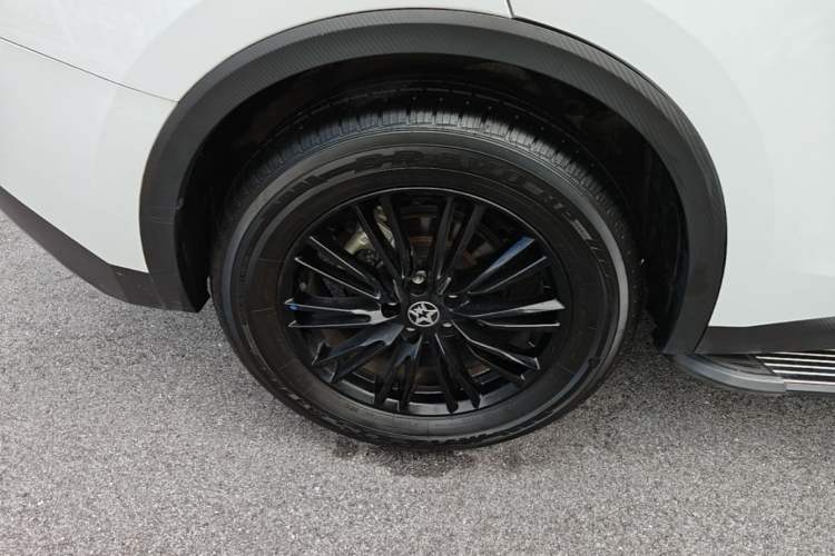 Used Venucia V 2021 260T Idol Edition Right Rear Wheel Hub