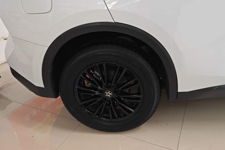 Used Venucia V 2021 260T Idol Edition Right Rear Wheel Hub