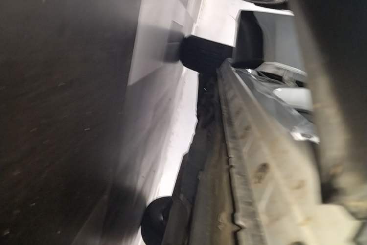 Used Venucia V 2021 260T Idol Edition Right Side Sill