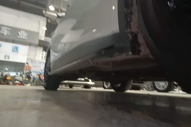 Used Venucia V 2021 260T Tianwang Edition Right Side Sill