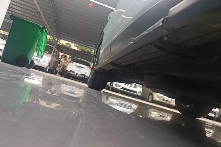 Used Venucia V 2021 260T Idol Edition Right Side Sill