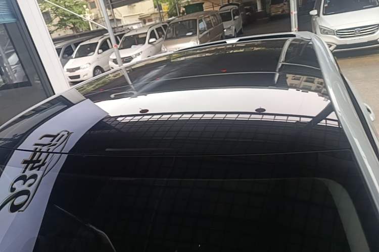 Used Venucia V 2021 260T Idol Edition Roof